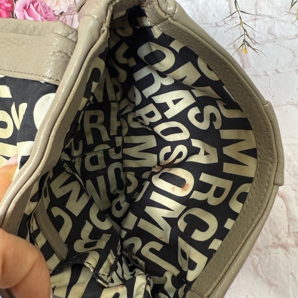 Marc by Marc Jacobs Gray Beige Leather Crossbody Bag - Picture 9 of 12